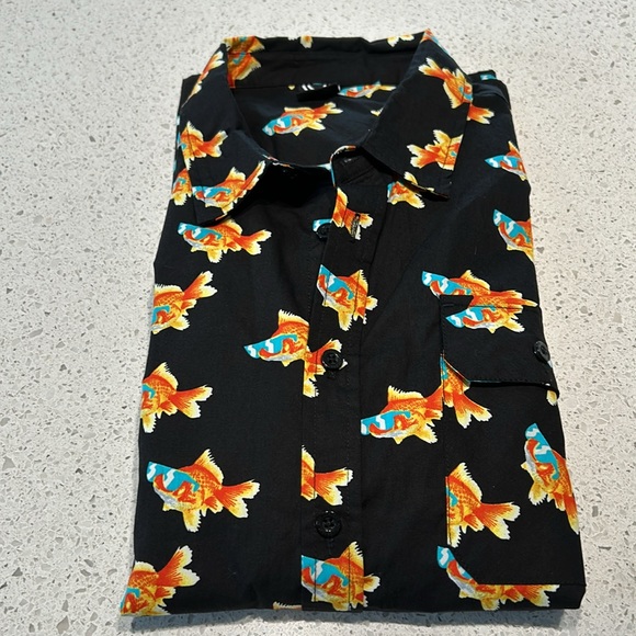 Men’s Neff Great design and colour button down shirt - Picture 8 of 8